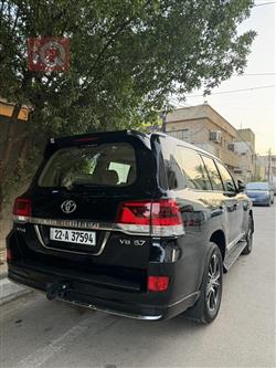 تۆیۆتا لاند کروزەر
